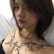  Nude