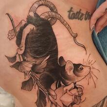  Nude