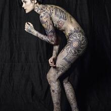  Nude