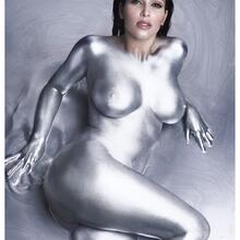  Nude
