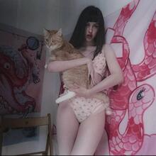  Nude