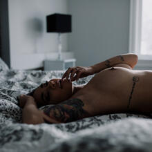  Nude