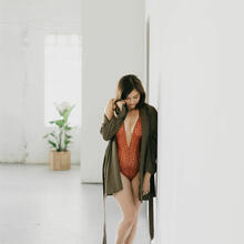  Nude