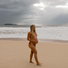  Nude