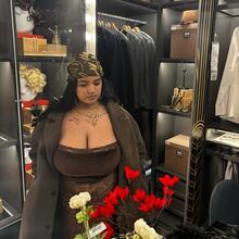  Nude