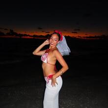  Nude
