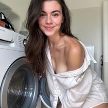  Nude
