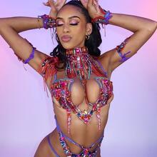  Nude
