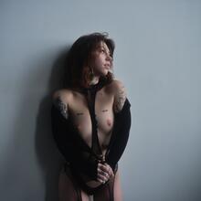  Nude