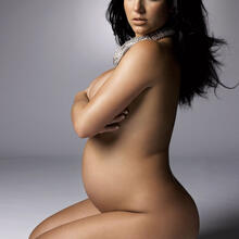  Nude