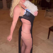  Nude