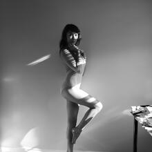  Nude