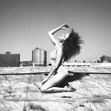  Nude