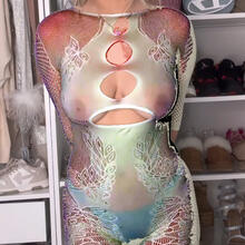  Nude