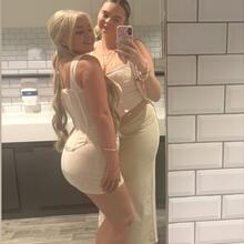  Nude