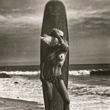  Nude