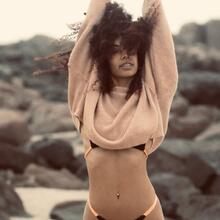  Nude