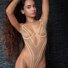  Nude