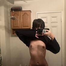  Nude