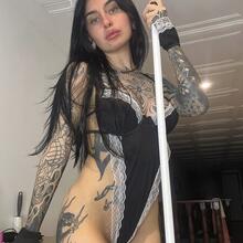  Nude