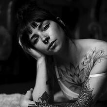  Nude