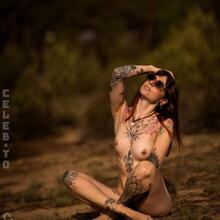  Nude