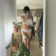  Nude