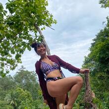  Nude