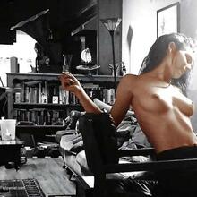  Nude