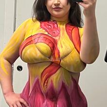  Nude