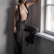  Nude