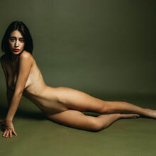  Nude