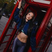  Nude