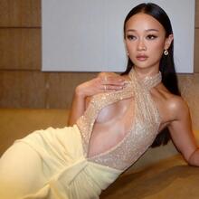  Nude