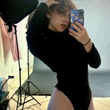  Nude