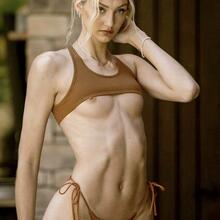  Nude