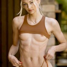  Nude