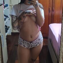  Nude