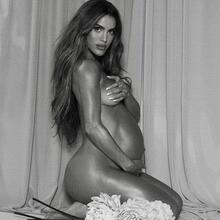  Nude
