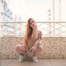  Nude