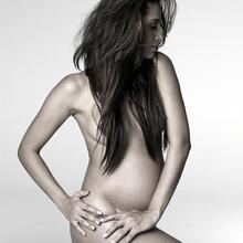  Nude