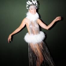  Nude