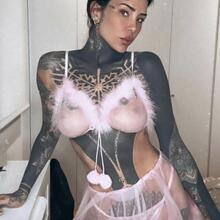  Nude