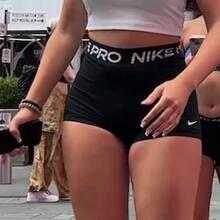  Nude