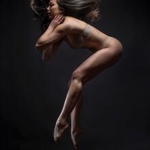  Nude