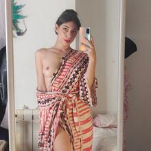  Nude