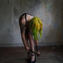  Nude