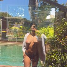  Nude