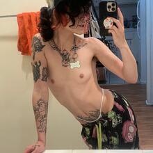  Nude