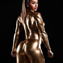  Nude